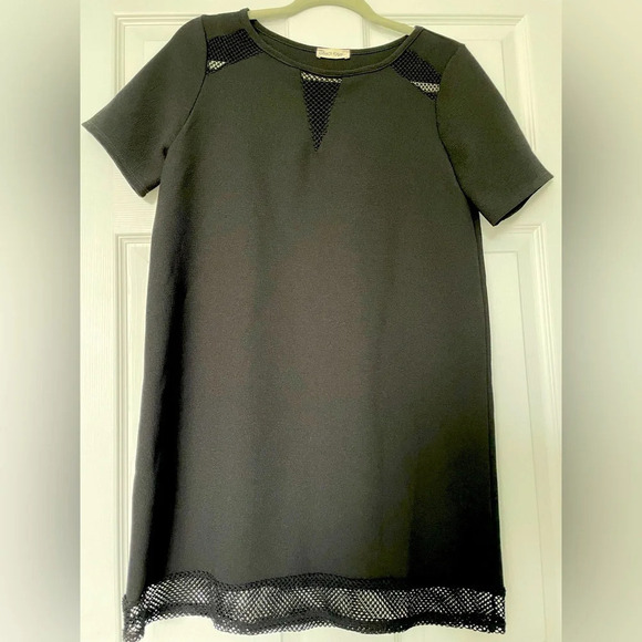 peach royal Dresses & Skirts - Peach Royal black short dress size small